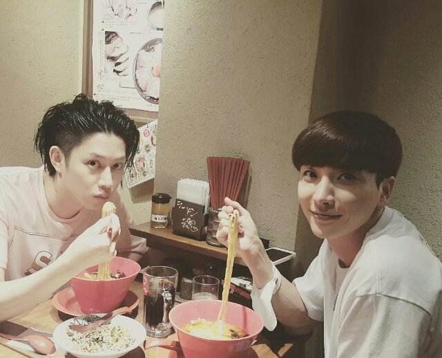Specialwind17's tweet photo. 2016:07:17 #HeeChul's IG Update hxxnim:🍥#83 #smtown #osaka
Source : hxxnim
#TeukChul #TeukHee #이특 #희철 https://t.co/6doc3OXMgu