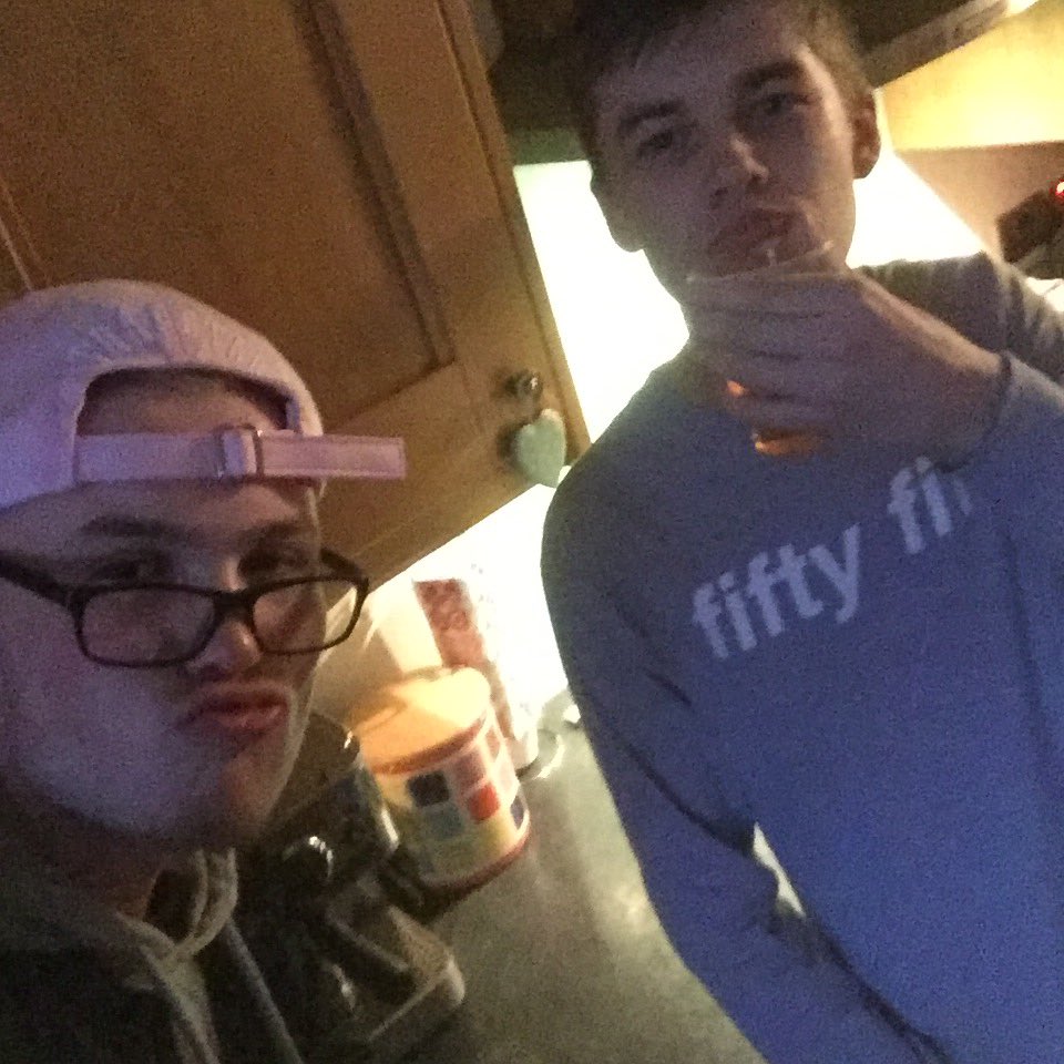LiamOTGM's tweet photo. @jackovens_ happy birthday u wavey g! No longer a yout 🍾🍾🍾🍾🍾🍾 #DAAAAAB https://t.co/ib0ACVwkIz