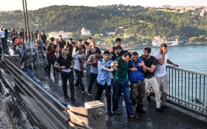 Telegraph's tweet photo. #Turkey coup attempt: 6,000 detained in the aftermath of the coup https://t.co/EvATsMEnRC https://t.co/I39gtn7n6D