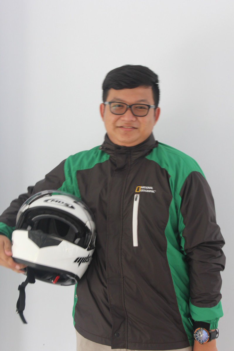 Faiz14Rafdi's tweet photo. @OsisSmaBi nama saya rafdi faiz raharja dari gugus merah cita" saya menjadi pembalap https://t.co/ieKMF3dooJ