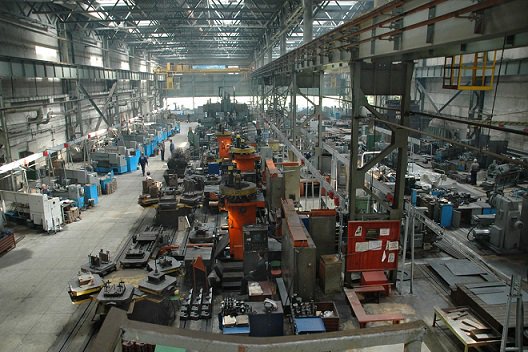 завод сибэлектро новокузнецк. машиностроительное предприятие «завод имени тарасова». «южный завод тяжёлого станкостроения» (юзтс). цеха завода чтз челябинск. сборочный цех.