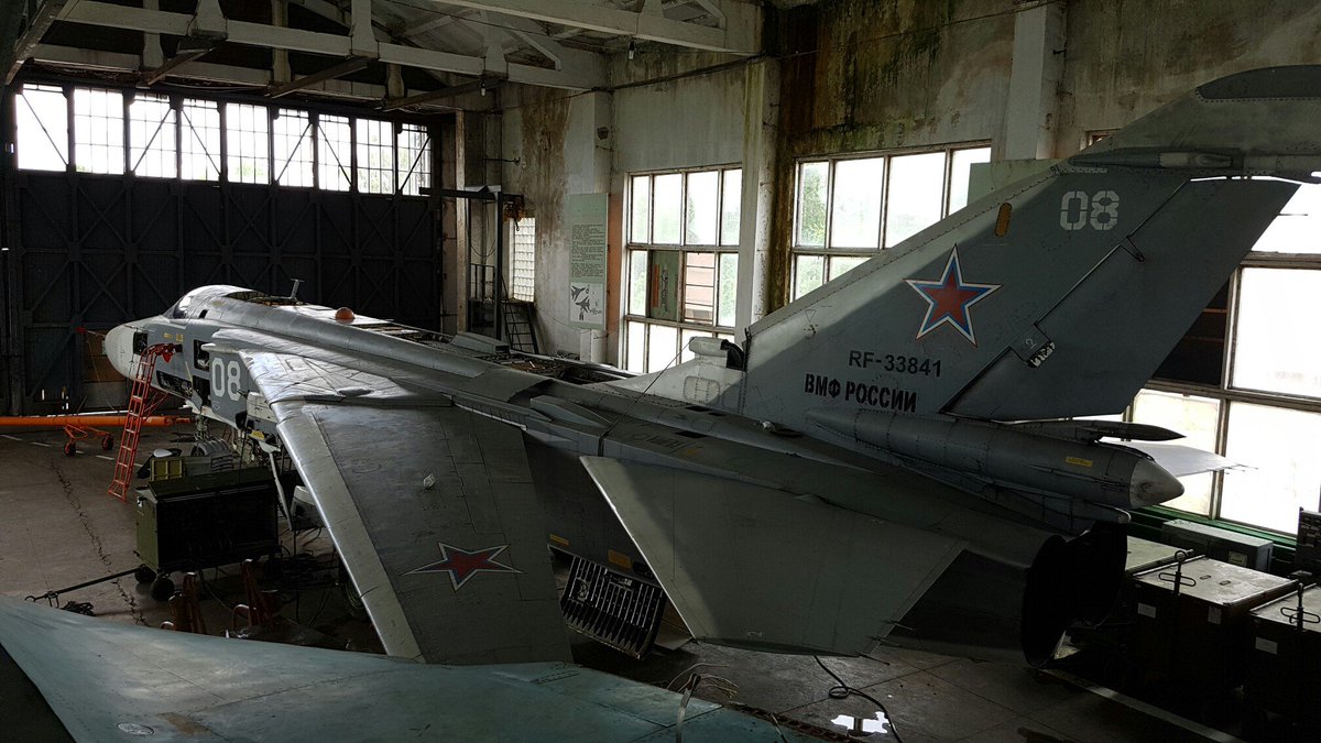 المقاتله Su-24 Fencer القاذفه  CnkZftaWAAAtpaE