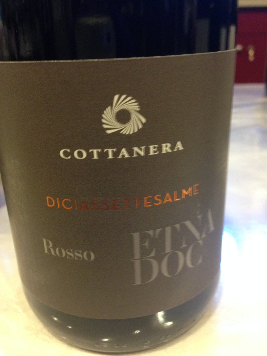 Tra selezione WineNews a #collissioni16, la finezza dell'#Etna Rosso Contrada Diciasettesalme 2014 <a href="/Cottanera/">Cottanera</a>