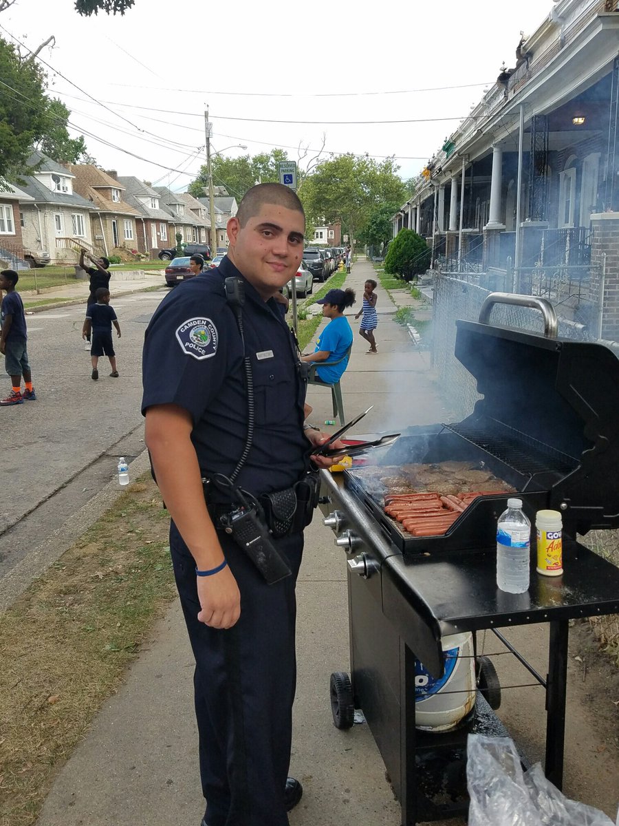 CamdenCountyPD's tweet photo. Grilling with Ofc. Geraldo Martinez at our pop-up block party in East Camden! https://t.co/lu6gpuxBuB