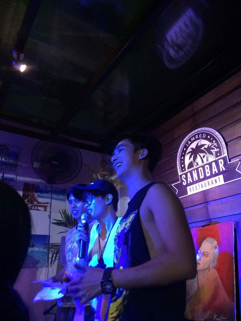 inyiyruma's tweet photo. Unexpected hosting of @RedSandBarPH #OpenMic contest with @kylevergara &amp; @SuperHerher https://t.co/406s2T42ED