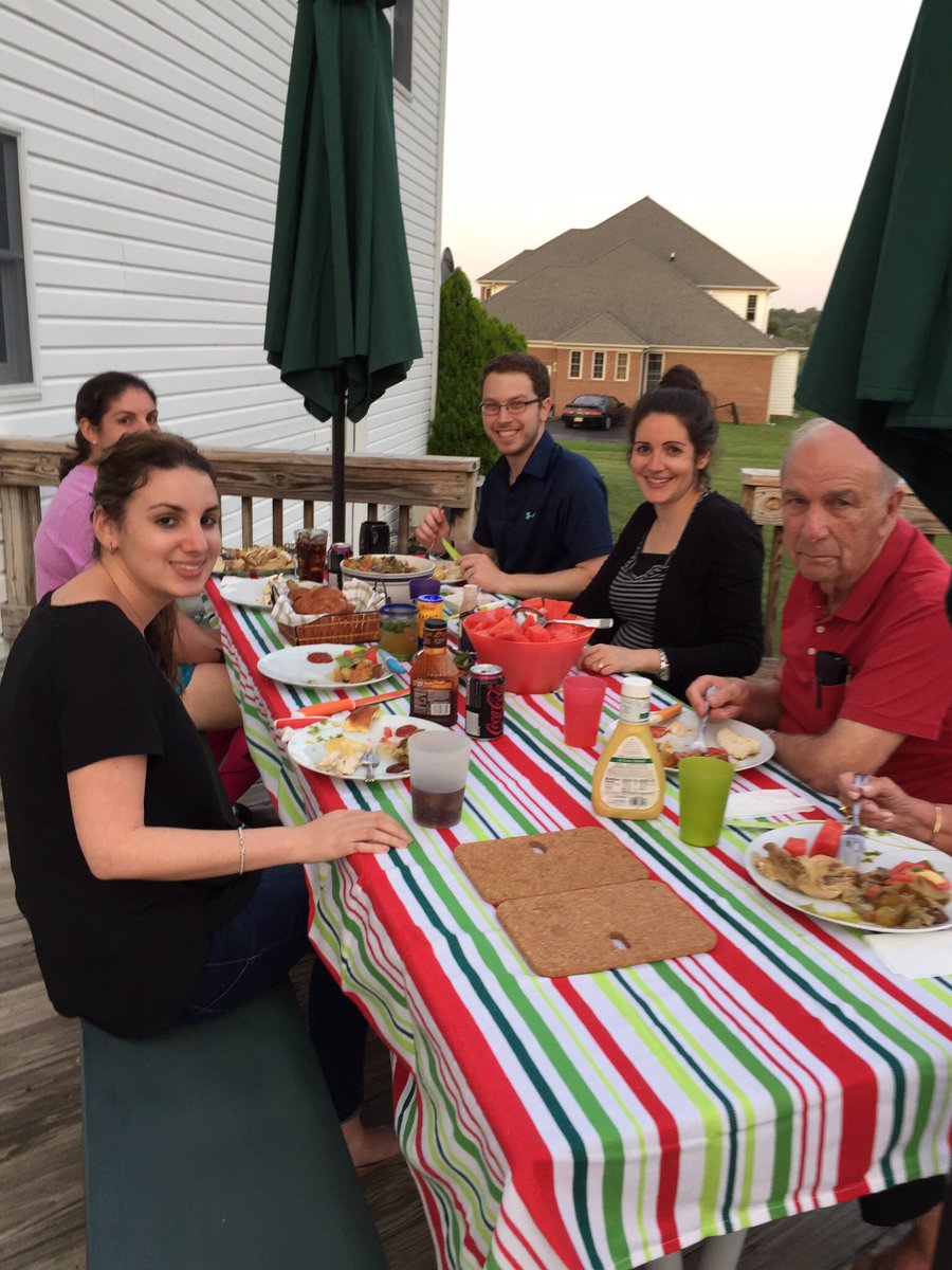 pammpeterson's tweet image. #ImAvailable @Heineken_US #HookUsUp backyard BBQ's need beer.