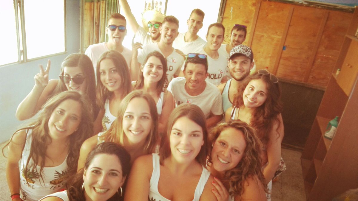 Juntos por una buena causa <a href="/vivaelteketeke/">Teke teke</a> y <a href="/tiralicarraca/">Tirali Carraca</a> #Fiestauniversitaria #SabadoExplosivo 🎉🎊🎉🎊🎉🎊🎉🎊🍻🍻🍻🍻🎶🎶🎶🎶