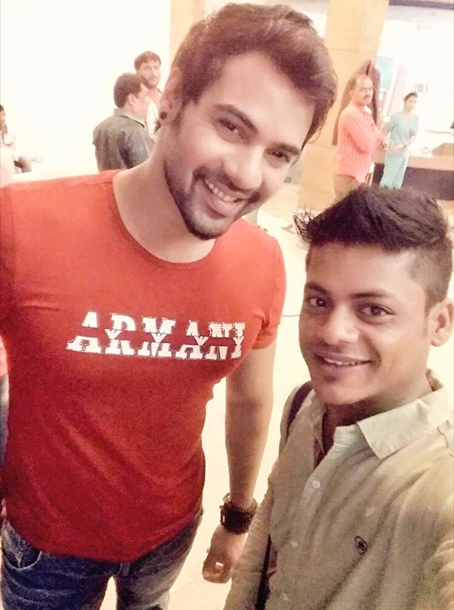 TeamShabirA's tweet photo. [PIC] Forever smiling😘 #touchwood #sexyinred #armani #shabirahluwalia #kumkumbhagya #kkb #crewfun https://t.co/fOwVlIv2Sy