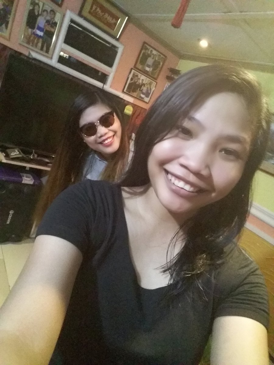 prettygen8's tweet photo. Beh is 💖💜😙 Hahaha😂✌ @leshleyss https://t.co/HE6NMwUoM0