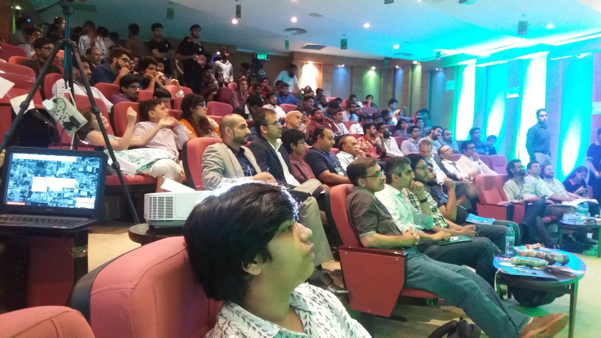 PITBIncubation's tweet photo. Second last #startup pitching now. Tazaydaily delivers grocery and milk at your doorstep.
#Plan9Launchpad #Day2 https://t.co/YTEVPqgwoa
