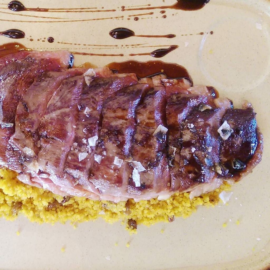 _gastronomico_'s tweet photo. Magret de pato con cous cous en @HClaReina. Realmente delicioso #foodlover ❤ https://t.co/6ZenMCXOHL