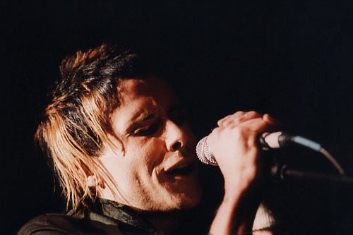 iamxmusic's tweet photo. .@IAMX' Chris Corner - Bilbao, Spain 2001.

#SneakerPimps https://t.co/frmho8xExK