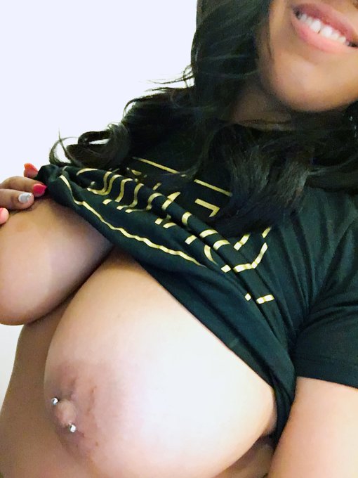 M0m0ko’s pics and videos