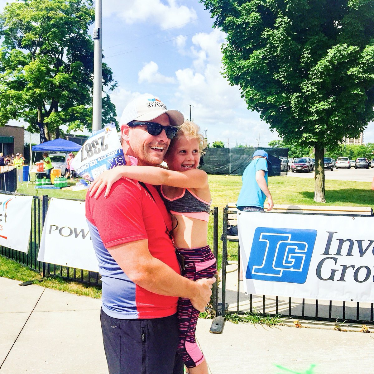 RunWFD's tweet photo. Big finish line hugs with Dad! #runthedistrict #run4icecream @FCRR_RD https://t.co/oYvNj1WCYF