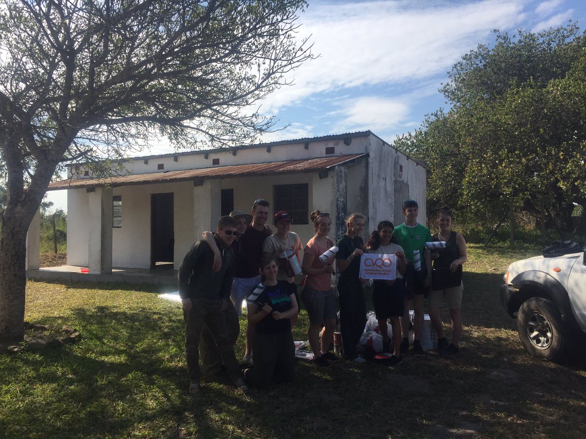 CVQO's tweet photo. Great day repairing and redecorating a local Kosi Bay community centre #DoW2016SA https://t.co/paumclkNiN