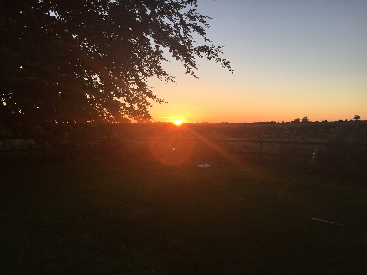 ByattDonna's tweet photo. Beautiful sunset #sunset #summer #lovemylife https://t.co/6UyYa5MPvw