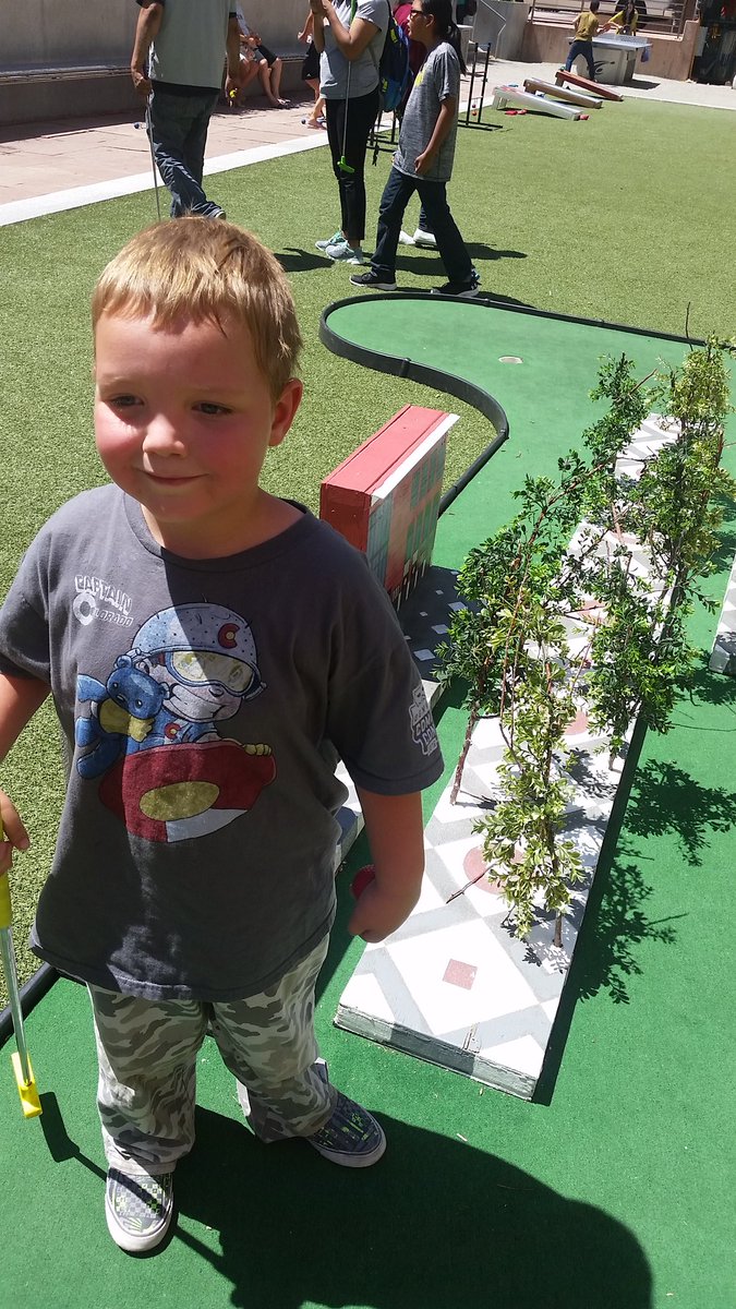 tobyha79's tweet photo. #minigolf #DowntownDenver #skylinepark #Blakeysworld https://t.co/fOzkUHUZRa
