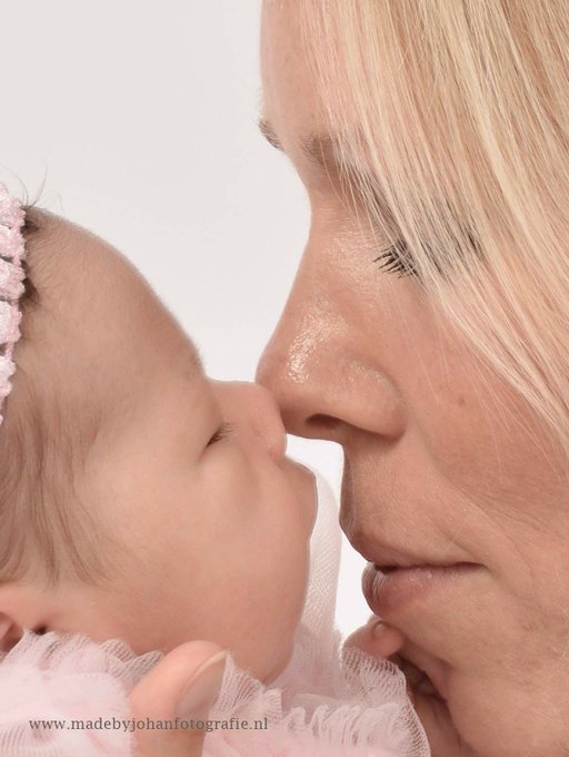 Ik ben aan het genieten van mijn prinses!en momenteel weinig tijd voor andere dingen https://t.co/tE<a href="/tag/latex"class="tags"><span>#latex</span></a>