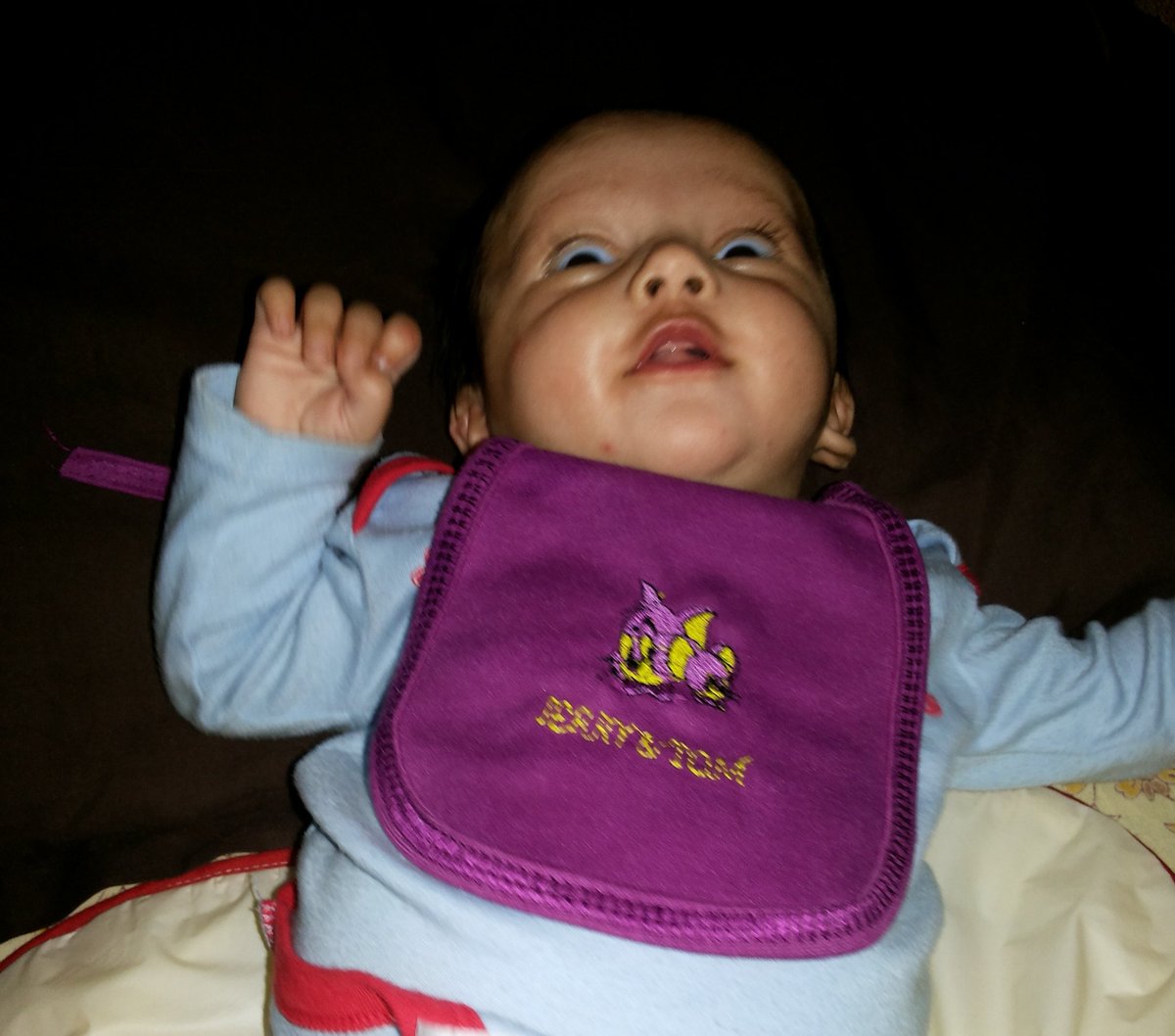 kapilsaxe03's tweet image. Oooppsss..he is so scared of cam flash..#suddenclick #mobileflash #flashon #cutebaby #incrediblekids #SundayMorning