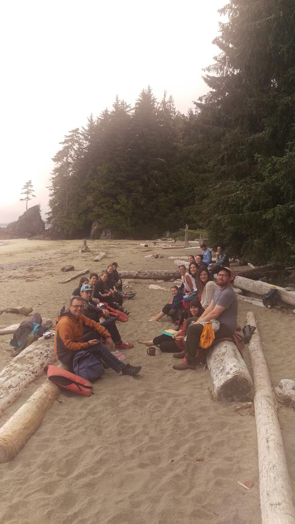 mjfoberg's tweet image. Class on Brady&apos;s Beach #inpursuitofthewhale #bamfieldmsc #uvic #uvicenglish