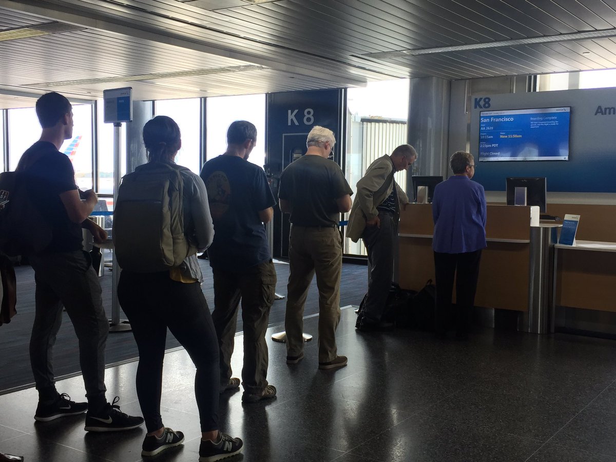 tkolandra's tweet photo. @AmericanAir still no update at ORD for flight 1575 to RDU. Ppl are confused! https://t.co/89Q5rElg0R