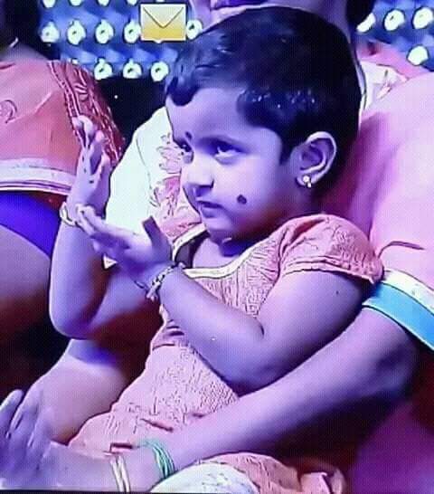 Srajee4Mark's tweet photo. #Enna #Amma #eppadi #pannringale #amma soooo cut baby
#Aaradhana @Siva_Kartikeyan https://t.co/e4q6ZhBjBa