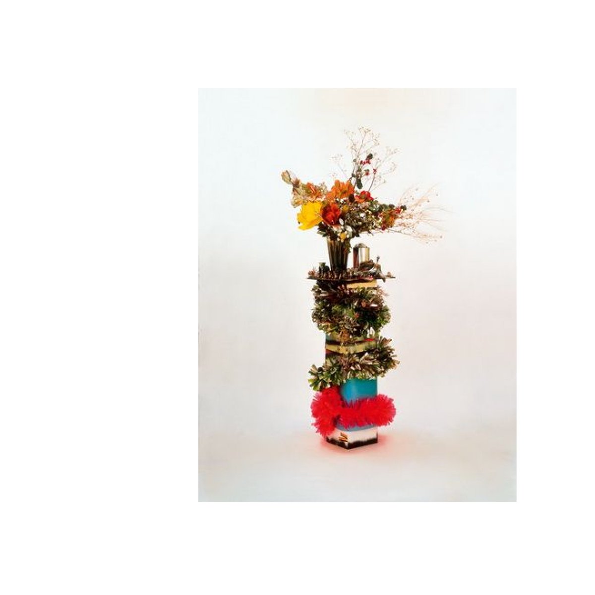Bouquet, #IsaGenzken |2004|#TCFVinspo #TCFloves
#art #modernart #sculpture #conceptual #artlovers #artwatchers