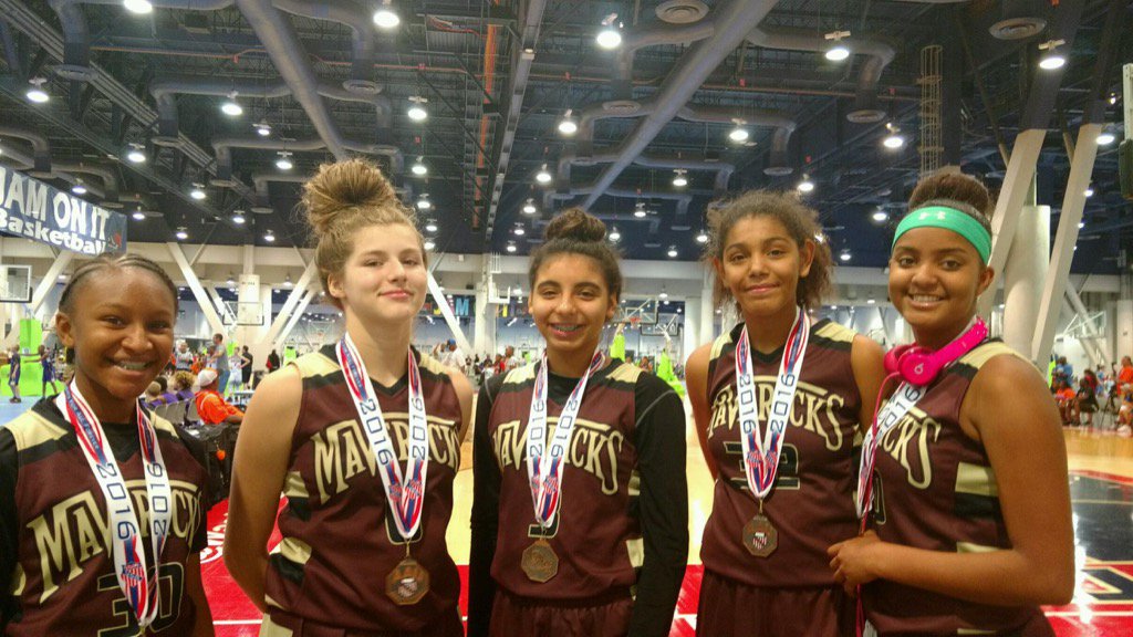 AZBEELite's tweet photo. S/O @Jennah_Hoops and AZ Mavericks 4-1 #AAUWestcoastnationals @JamOnItEvents #8thGold #ClassOf2021 https://t.co/fztmBmX7Vw