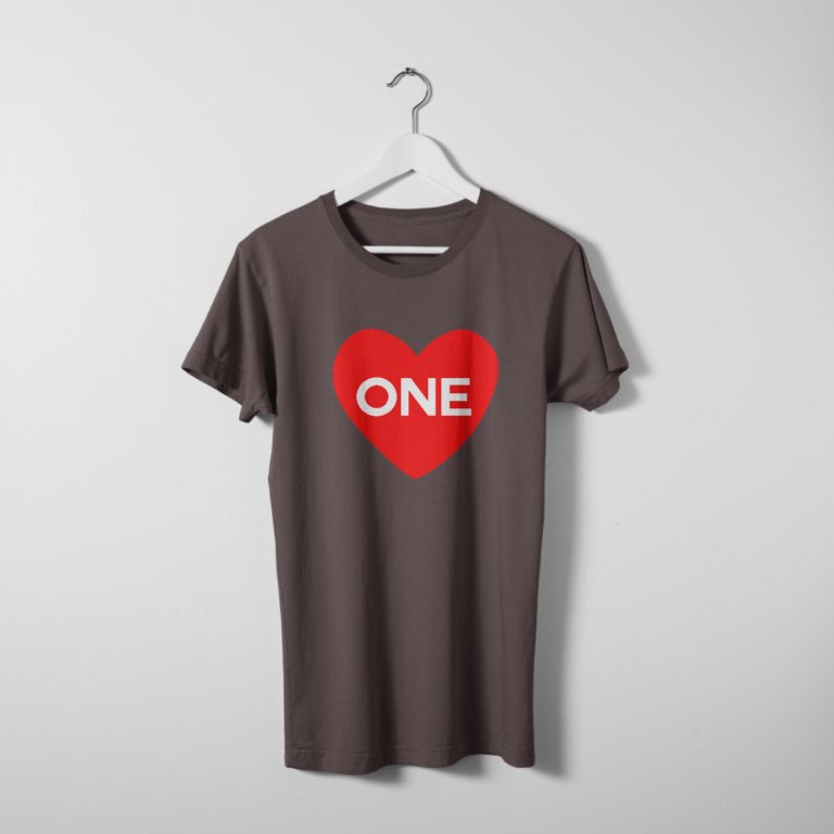 MADExMaxwell's tweet photo. Now more than ever. We are one. #BatonRougePD #blacklivesmatter #ThinBlueLine SHOP one ❤️: https://t.co/XufbvbvHJS https://t.co/5hkFEosARp