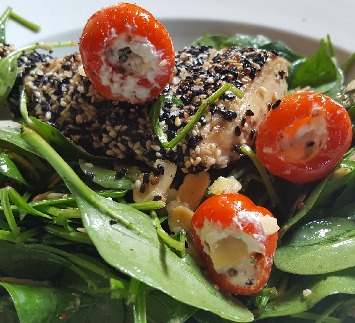 Delectable Seseme Street #salad from <a href="/pizaevino/">Piza e Vino</a> <a href="/IreneVillageMal/">Irene Village Mall</a> this afternoon. #healthy choices yes please!!