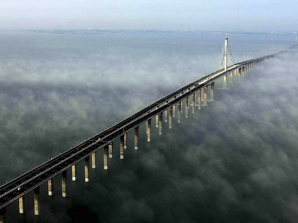 CultureTrip's tweet photo. China houses the world's longest bridge: opened in 2011, the Danyang–Kunshan Grand Bridge measures 165km. https://t.co/HXqgtaWUea