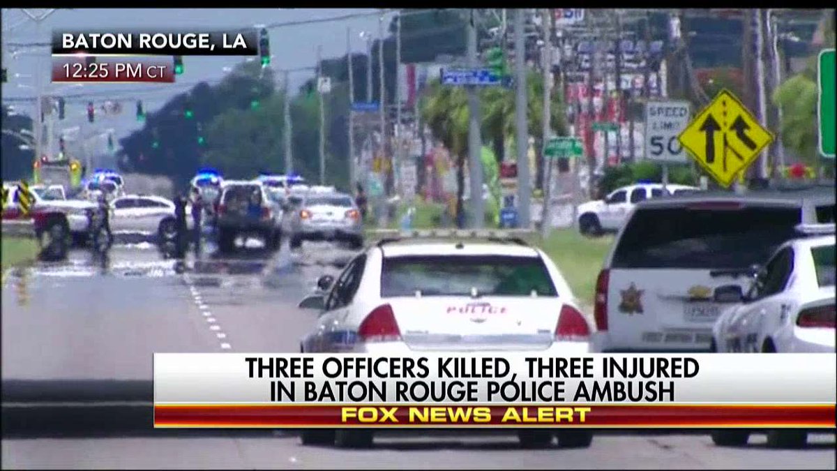 FoxNews's tweet image. Three officers killed, three injured in #BatonRougeAttack.