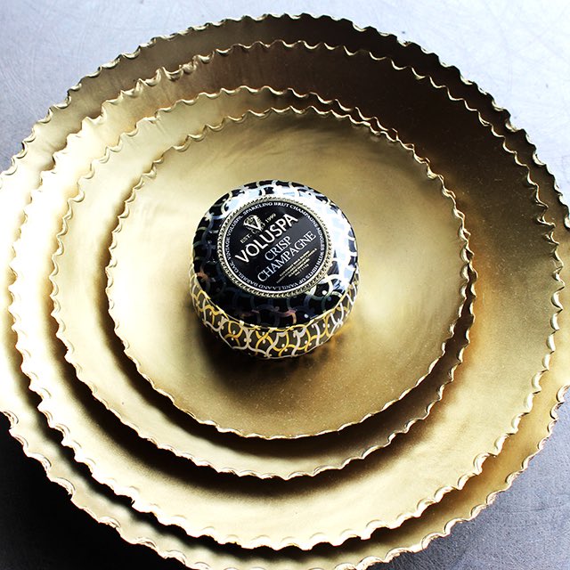 VoluspaCandles's tweet image. Our Crisp Champagne scent is perfect for any occasion and now you can take it anywhere with our mini-tin. #VOLUSPA