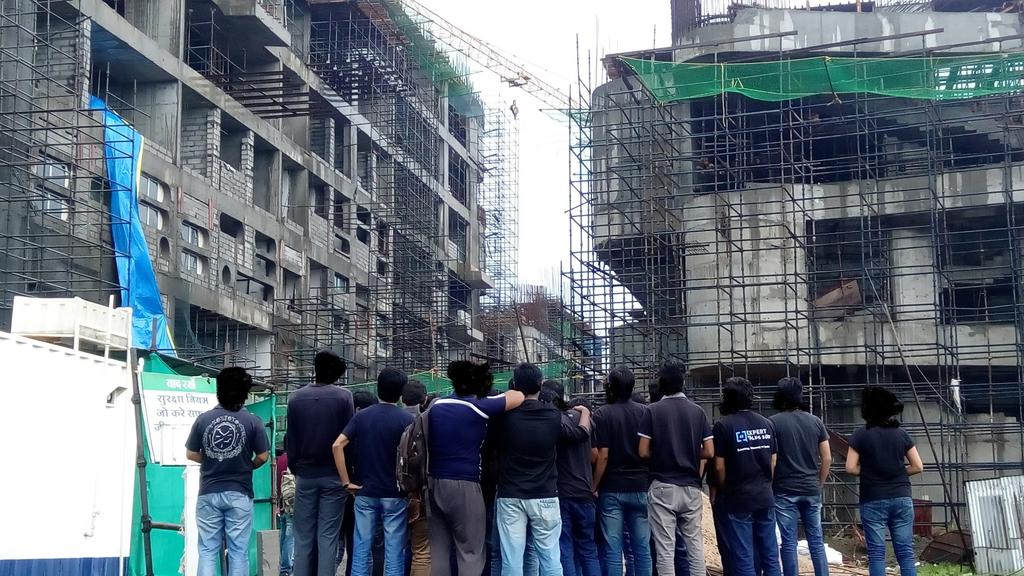 stupidpanda987's tweet photo. #IITIndore Director gets a bungalow and BMW PhD students are toiling construction sites and rugged roads. @PMOIndia https://t.co/ihtcpOh1R1