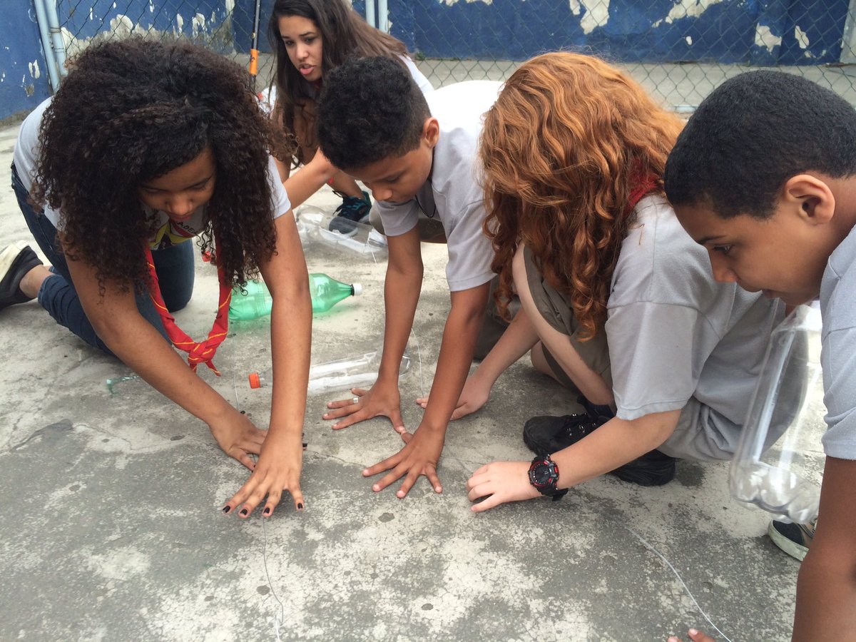 47tiradentes's tweet photo. Nossos jovens aprendendo, na pratica, sobre Sustentabilidade + Reciclagem. #pfadfinder #boyscout #muteco #escoteiro https://t.co/NTtNOaMyTj