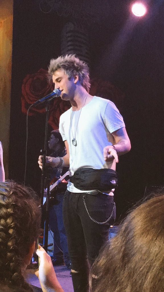 DaltonRapattoni's tweet photo. I ain't no man, go back to the king. https://t.co/JonQE8nCcT