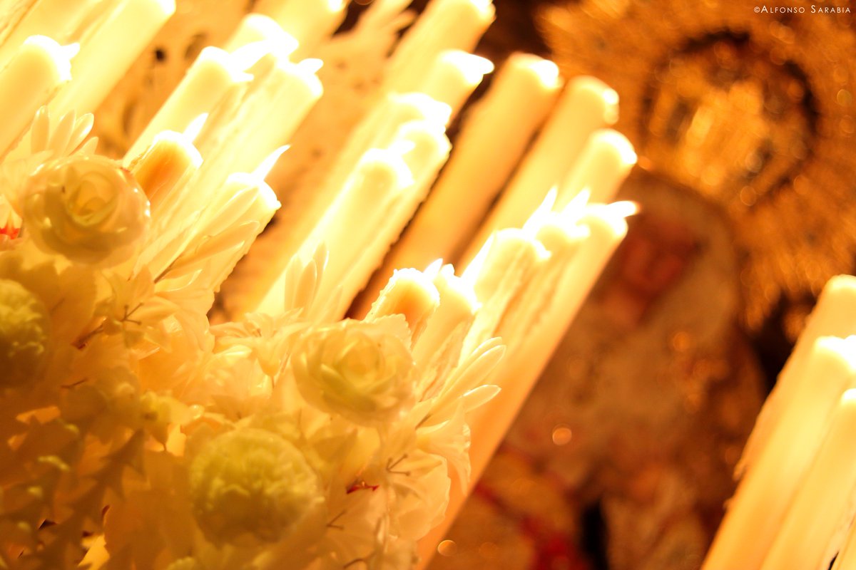 Luz #SoledadCoronada | <a href="/HdadSantiago/">Hdad. de Santiago 🇦🇹</a> <a href="/gjlaplaza/">Grupo Joven de la Plaza</a> <a href="/BMSantaAna/">B.M. Santa Ana</a> <a href="/IsraelAC94/">Israel ©</a> #TDSCofrade