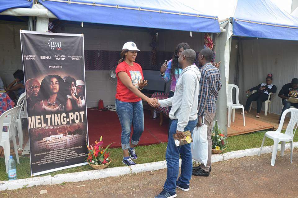 MpotSerie's tweet photo. Une ambiance de cette journée au village des #EcransNoirs2016 @BanaBlanche @TitiNdema @ecrans_noirs #Cinéma https://t.co/ope59iJvyt