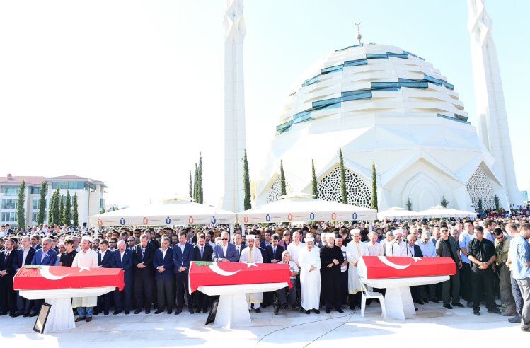 muratkaplan_'s tweet photo. Başımız saolsun. Rabbim yardımcımız olsun. #erololçok https://t.co/PKAvjrlN0R
