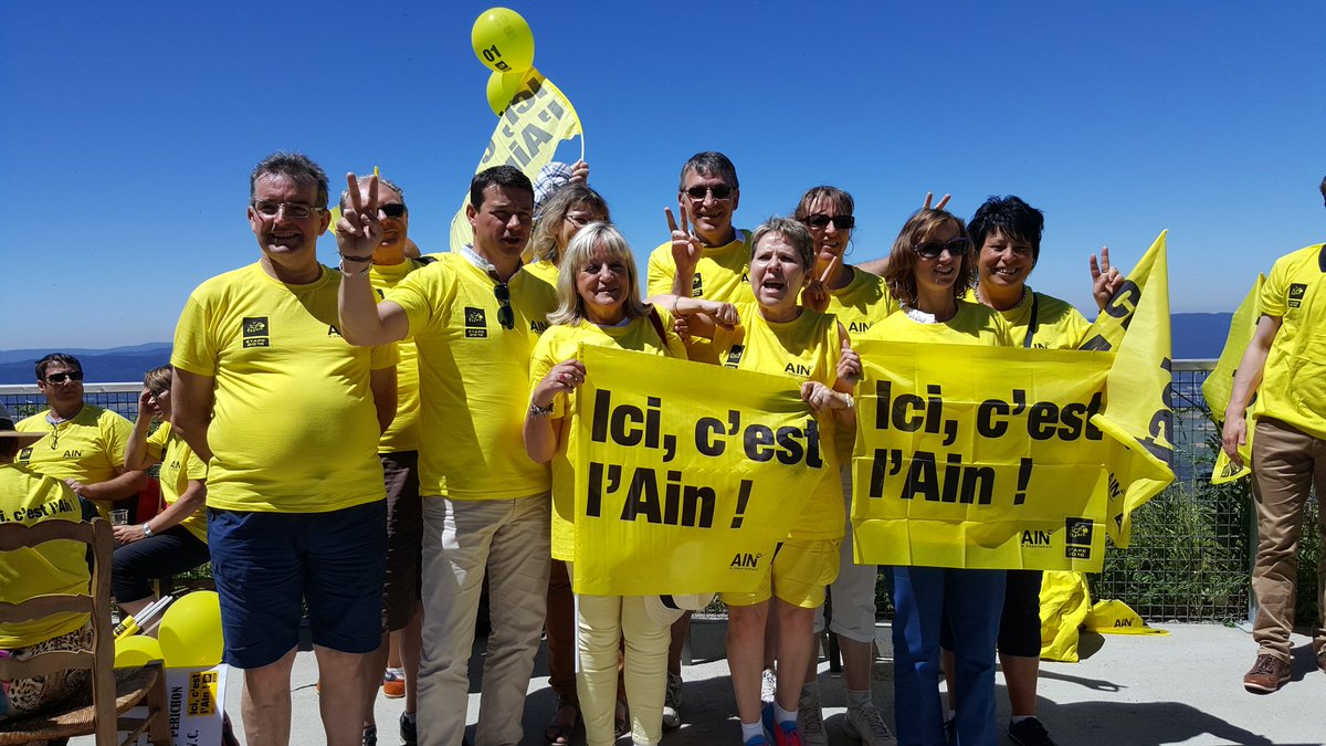 Departement_AIN's tweet photo. Nombreux élus #Ain au Grand Colombier pr encourager coureurs @LeTour @damienabad @Carene1984 @LurinPierre @ChapelMC https://t.co/rvcsZiH7VT