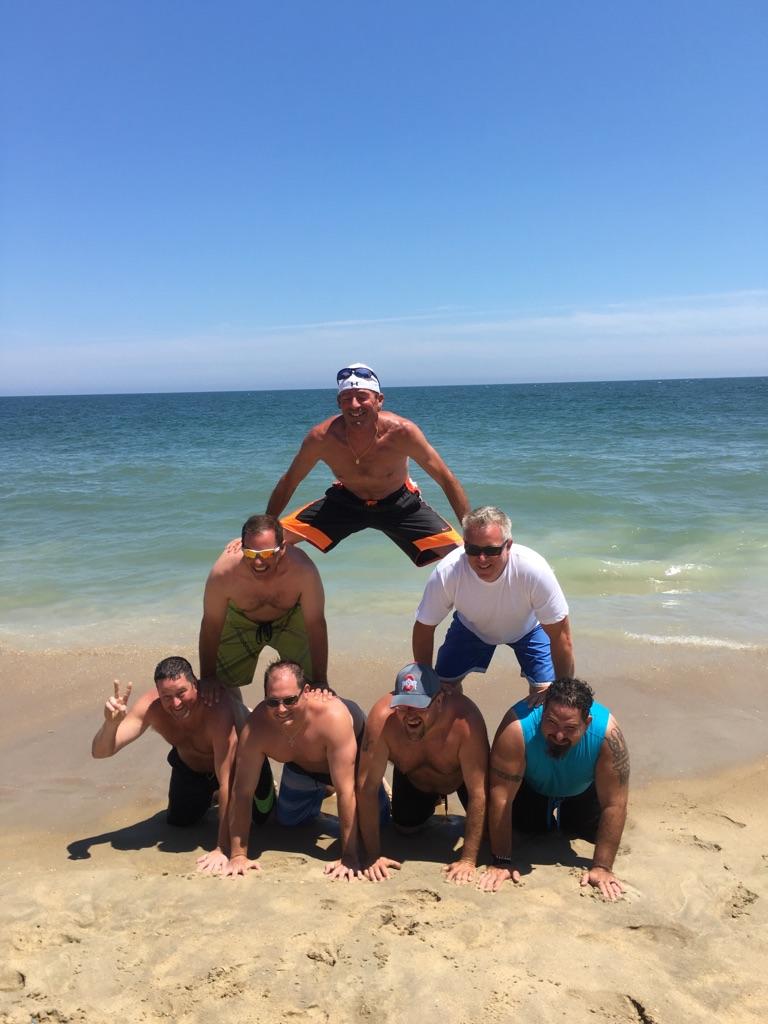 buckalum96's tweet photo. The things we do at dance nationals. #propdads @BHughesJr76 https://t.co/oWBFqQY4B5