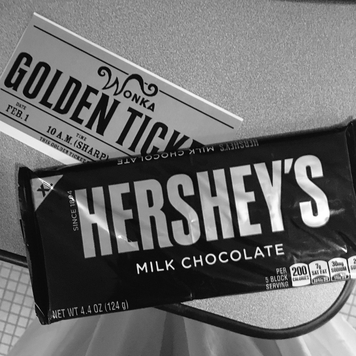 themariaeliz's tweet photo. Good thing it's my cheat day - director just gave me this.. #thereiscandyeverywherebackstage #matineelife https://t.co/XU3xad1IW7
