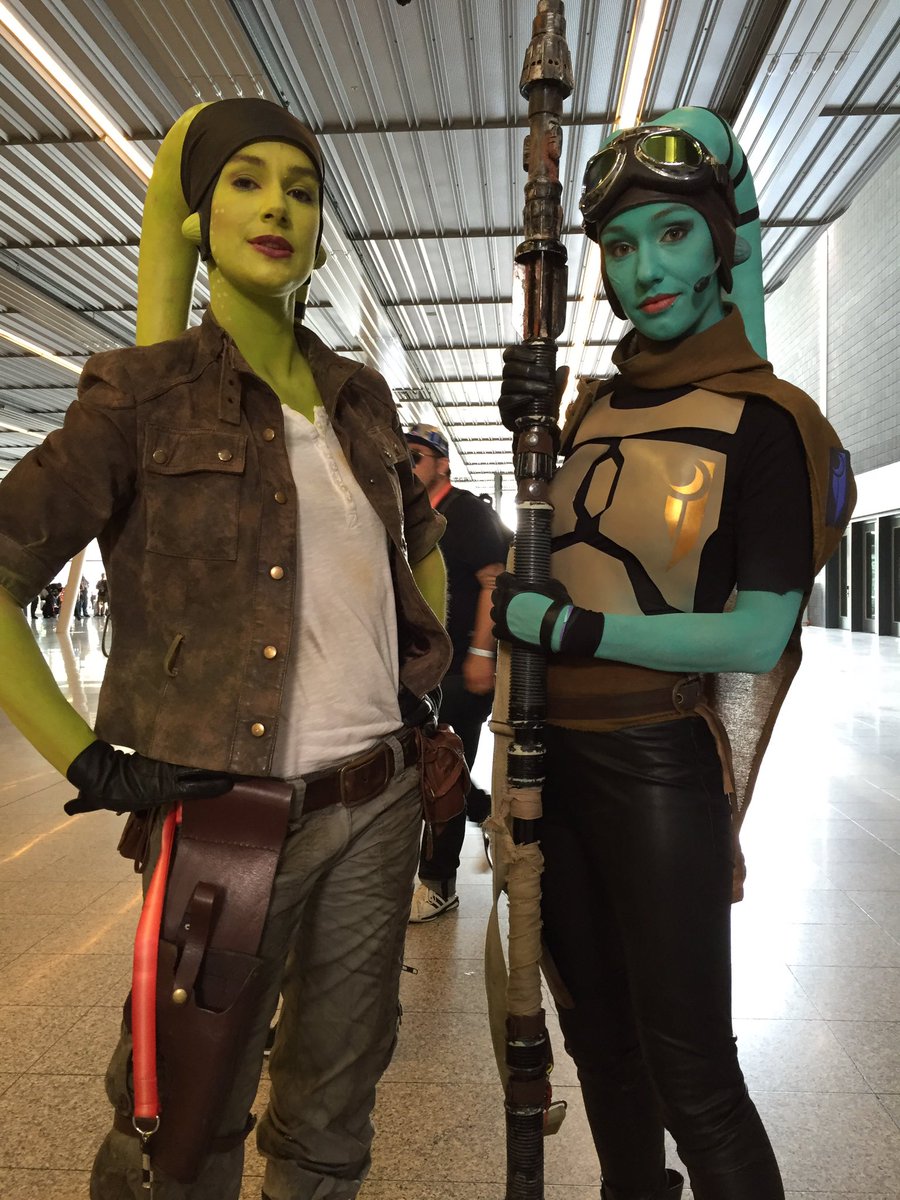 MOVIECLIPS's tweet image. Our final round of #StarWars cosplay from this year's #StarWarsCelebration - the all ladies edition. #SWCEPics