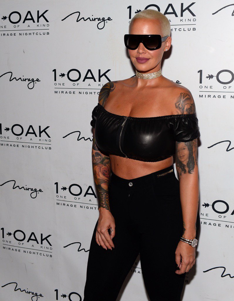 DenisePernula's tweet photo. Amber Rose hits up @1OAKLV @TheMirageLV last night.  #Vegas https://t.co/0PiMLd4yaB