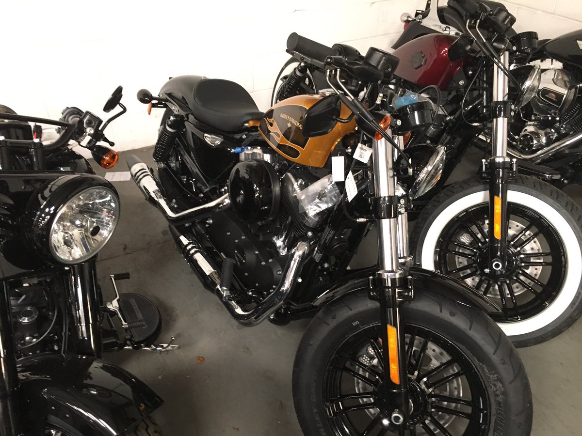 motonewbrider1's tweet photo. My Sporter 48 mark 2 is in!  The boys @shaw_hd really helped me👍.  Top service #harleydavidson #harley https://t.co/NDgkhIi2fB