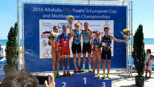 Dubbele zege in Europabeker - 3athlon.be/dubbele-zege-i… <a href="/S_DC/">Simon De Cuyper</a> <a href="/ChalotteXedge/">Charlotte Jamie D</a> <a href="/DHKjel/">Kjel De Hertog</a>