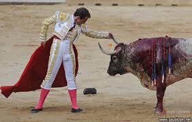 mnaw7's tweet image. مصارعة الثيران الإسبانية قتل من أجل المتعة
س:لو كان في دولة اسلامية؟
لصورها الاعلام الغربي كدليل على وحشية المسلمين!