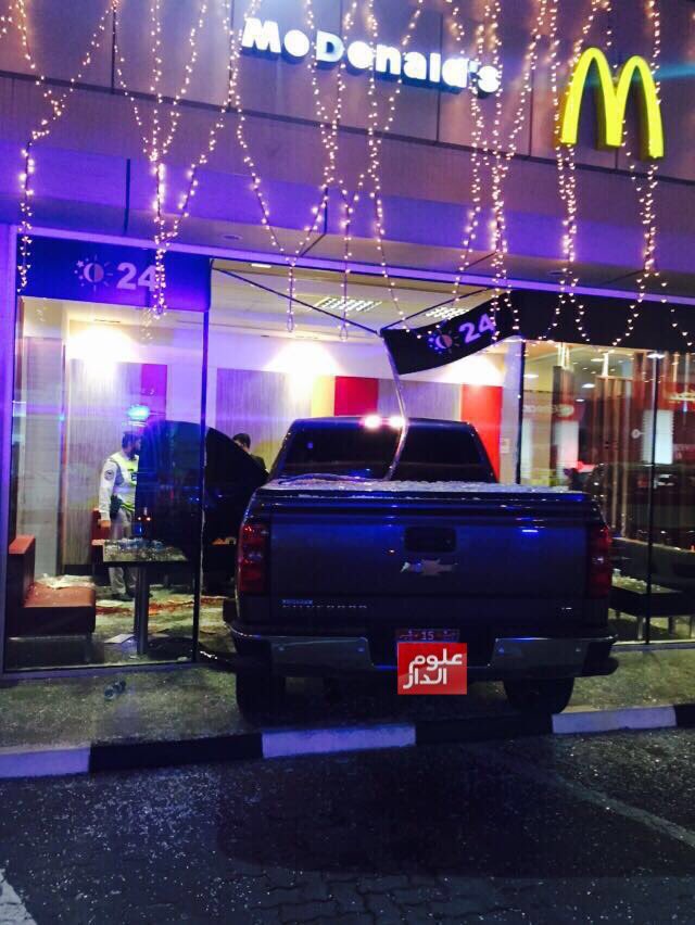 Sajwani's tweet photo. #Breaking :a car accidentally runs into #McDonalds at #eppco in #Ajman killing 2 & injuring others -via @oloumaldar https://t.co/7hHzUz1LZM
