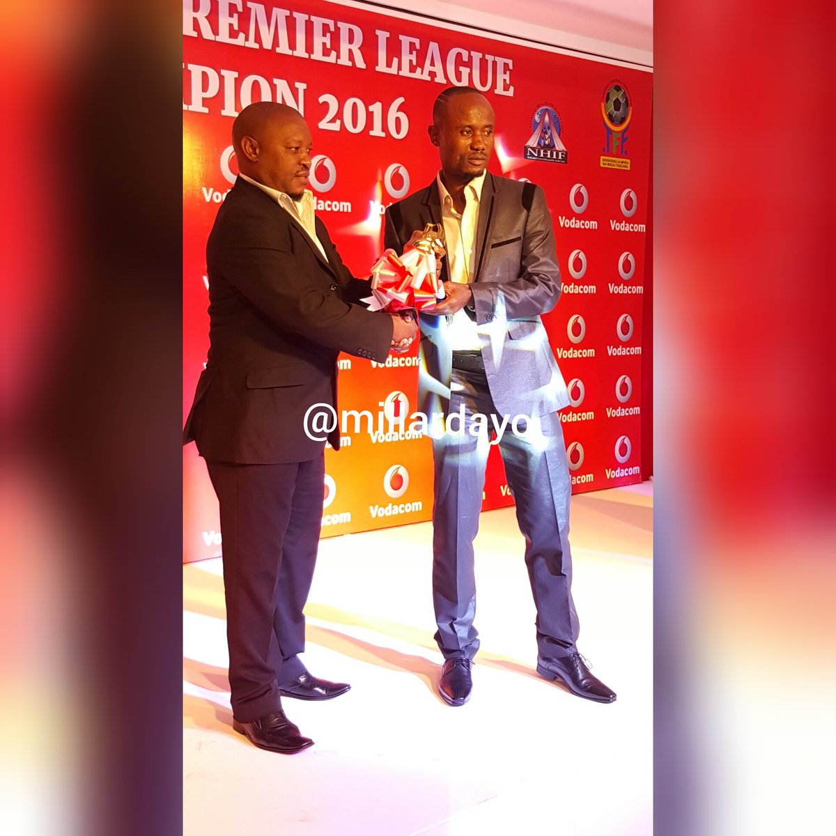 millardayo's tweet photo. Amissi Tambwe amefanikiwa kuibuka mfungaji bora wa #VPL2015/2016 kwa kufunga jumla ya magoli 21. https://t.co/Ky5YUe5Qhf