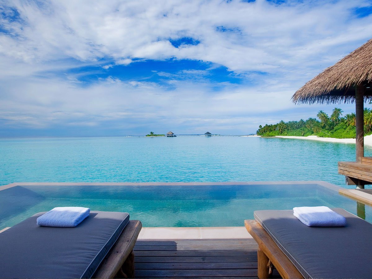 iospa_guayaquil's tweet photo. Finding paradise!!! Sunny dreams!!! 🙋🏼👙☀️🏄🏼🏖#iospa #relax #beach #sunnydreams #love #spa #paradise #maldives https://t.co/PecFXlaEiB